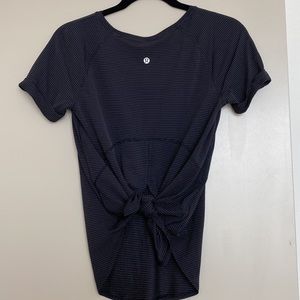 Lululemon top size 2